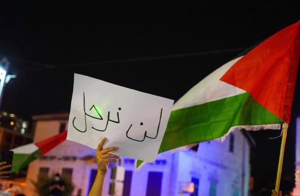 اقتيدت للتحقيق ليلًا..ومُنعت من التواصل مع المحامي أو العائلة..ناشطة تروي تفاصيل التحقيق معها