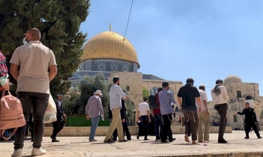 مستوطنون يقتحمون باحات المسجد الأقصى المبارك بالتزامن مع عيد "الحانوكاه"