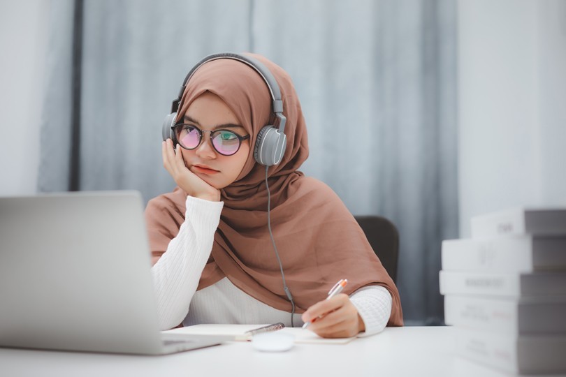 51% من النساء الفلسطينيات بأراضي48 يعملن بوظائف إما بدوام جزئي أو كامل