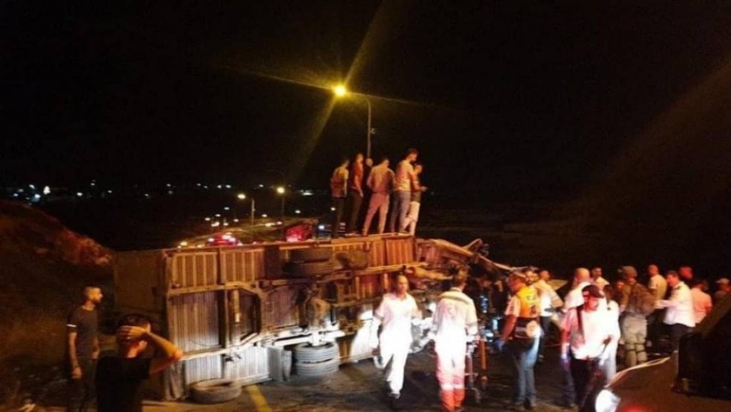 بينهم جَنين 7 أشهر..مصرع 5 فلسطينيين بحادث سير في الخليل