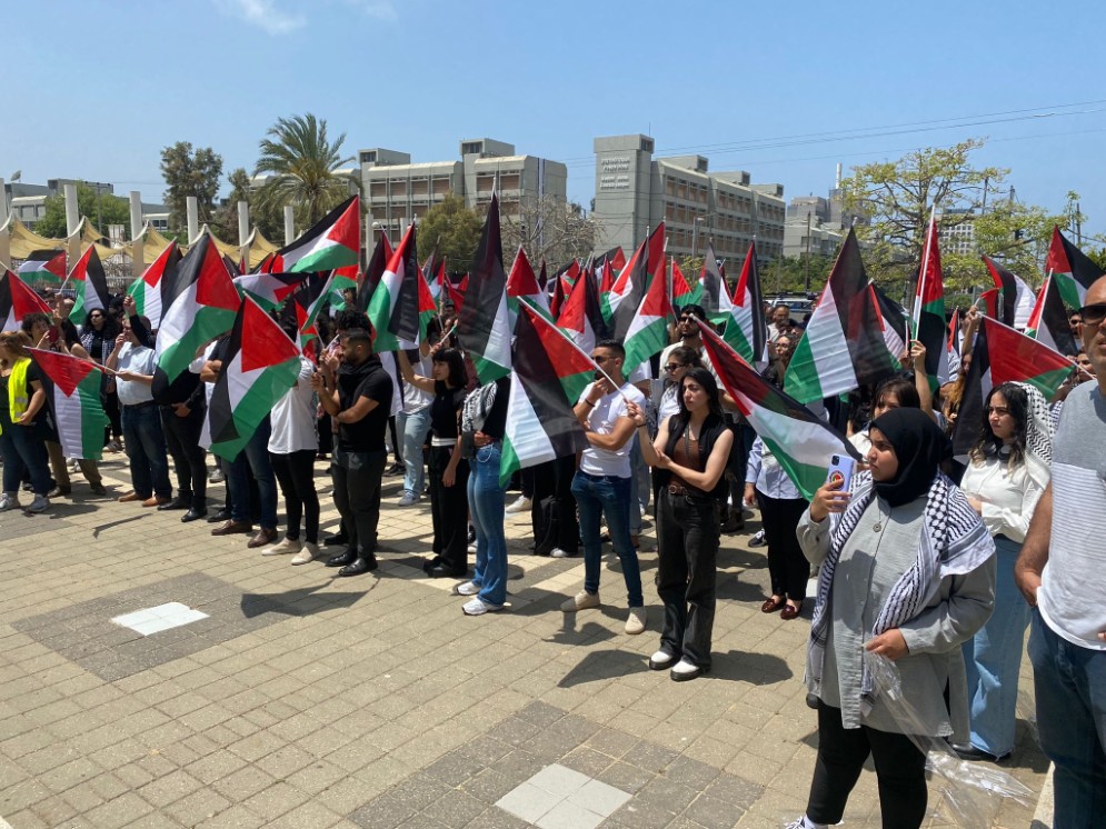 رددوا نشيد موطني ورفعوا العلم الفلسطيني..الطلبة الفلسطينيين في جامعة "تل أبيب" يحيون الذكرى 75 للنكبة