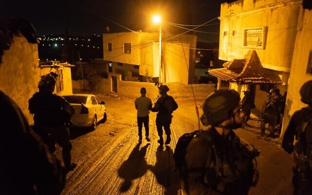 اعتقال قاصر فلسطيني في اللد بزعم محاولته تنفيذ عملية