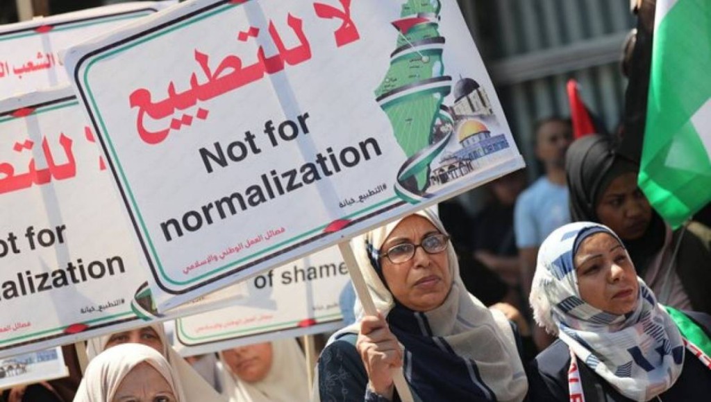 صحيفة عبرية تؤكد: إسرائيل تجري اتصالات مع جهات أندونيسية لتطبيع العلاقات معها