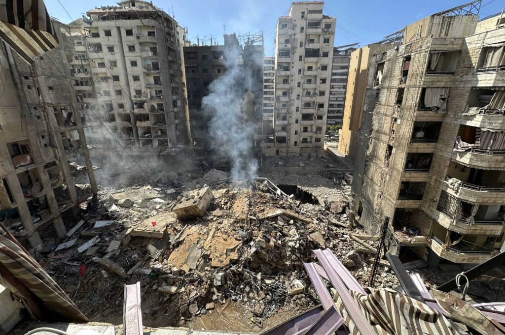 مصادر في لبنان تنفي اغتيال قيادات بالحزب خلال استهداف بيروت