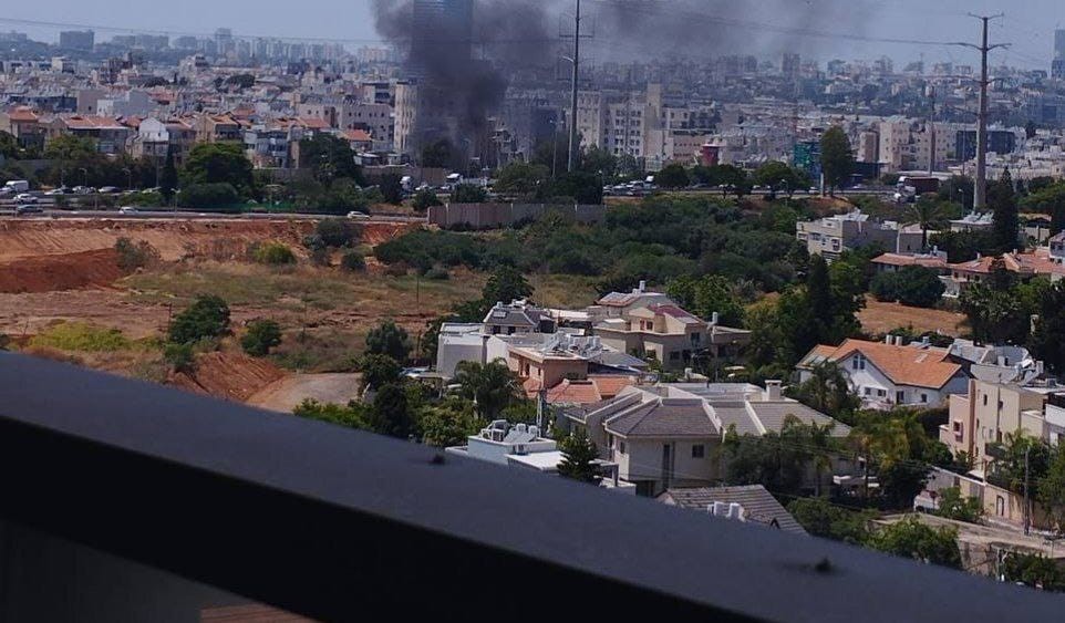 إطلاق 12 صاروخ من رفح نحو تل أبيب وأضرار بالجليل الأعلى جراء القصف من لبنان