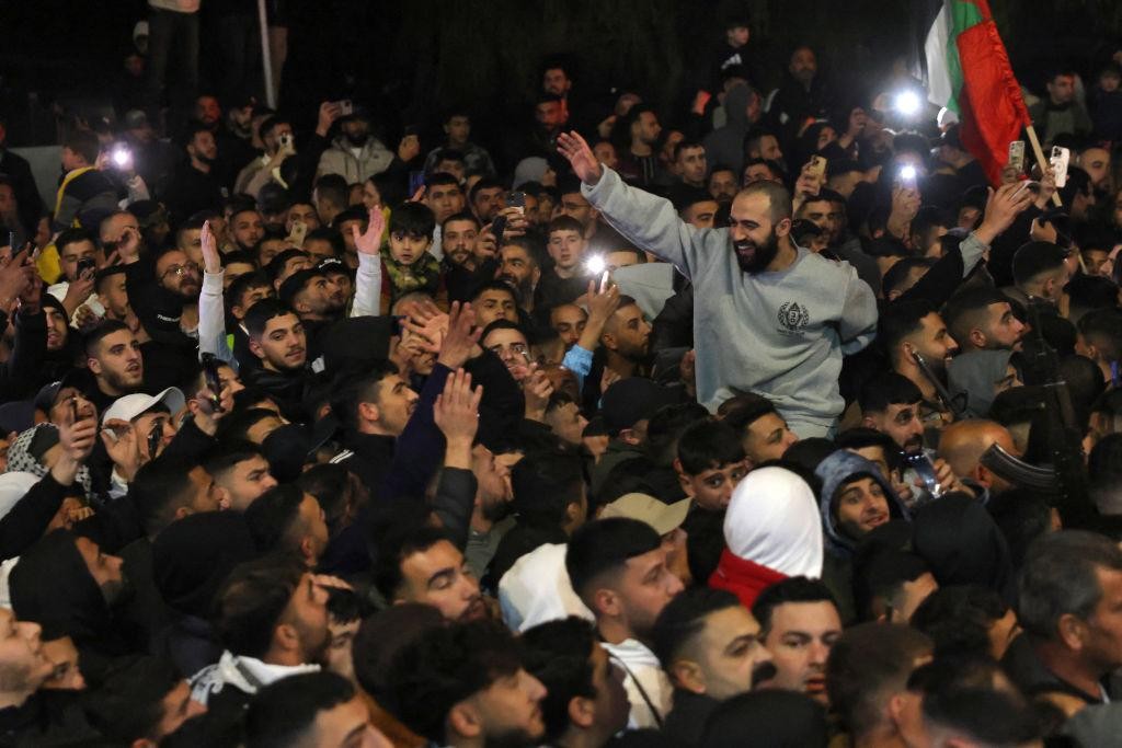 الدفعة الرابعة من صفقة تبادل الأسرى..3 محتجزين إسرائيليين مقابل 90 أسيرا فلسطينيا