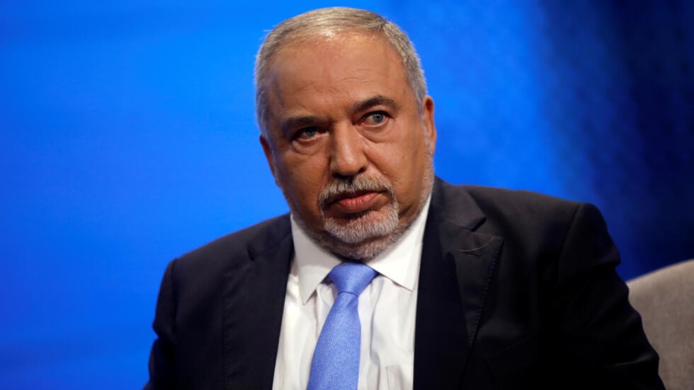 ليبرمان: طرحتُ فكرة ترحيل الغزيين قبل عام