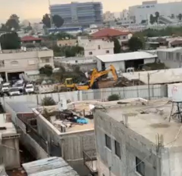 بعد أن اعتقلوا أبناءه.. القوات الإسرائيلية تهدم منزل إبراهيم الطوري باللد