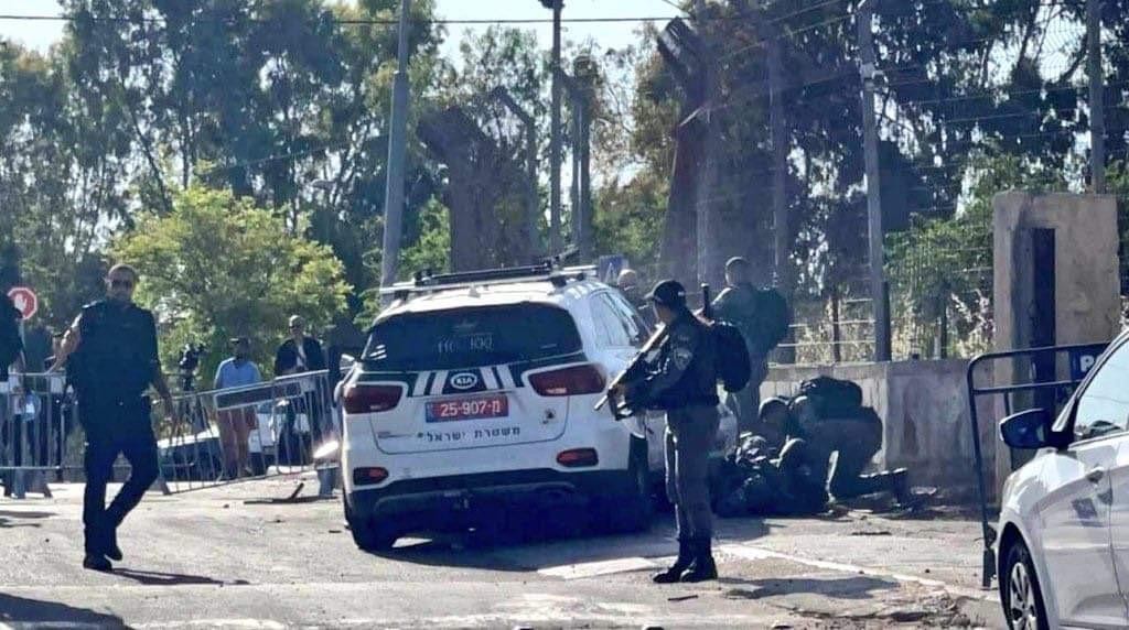 استشهاد فلسطيني وإصابة 7 عناصر من الشرطة "الإسرائيلية" بعملية دهس في القدس