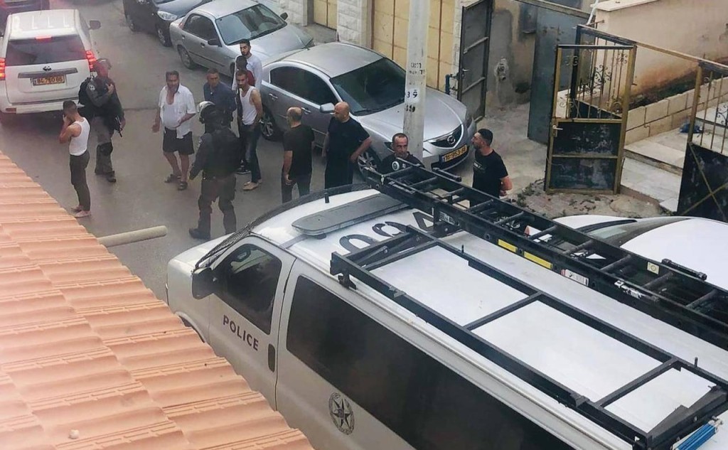 بأعداد هائلة.. شرطة "إسرائيل" تعتقل 17 فلسطينيًا من كفركنا
