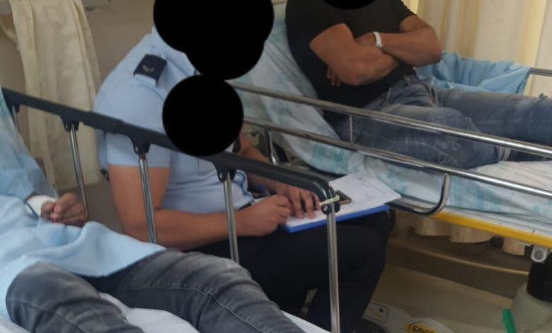 مستوطنون يعتدون على فلسطينيين من طمرة أثناء عملهما في حيفا