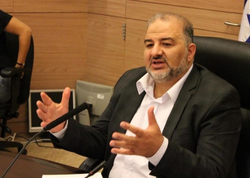 ناشط للجرمق: توقيع عباس مربح للاستيطان وتهويد القدس ولقضايانا