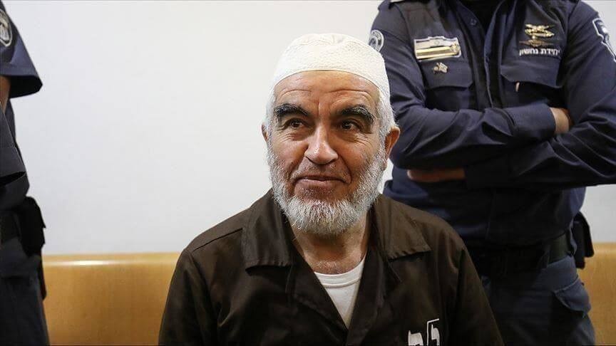 من سجنه.. رائد صلاح يوجه التحية لكمال الخطيب
