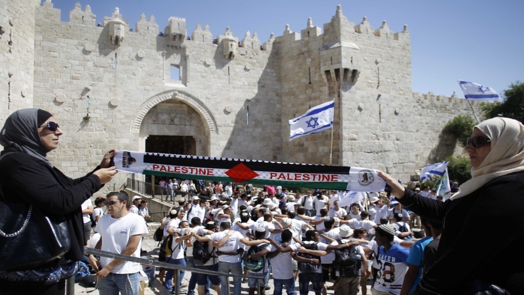 حافلات الفلسطينيين من أراضي ٤٨ تصل تباعًا للقدس لمنع مسيرة المستوطنين