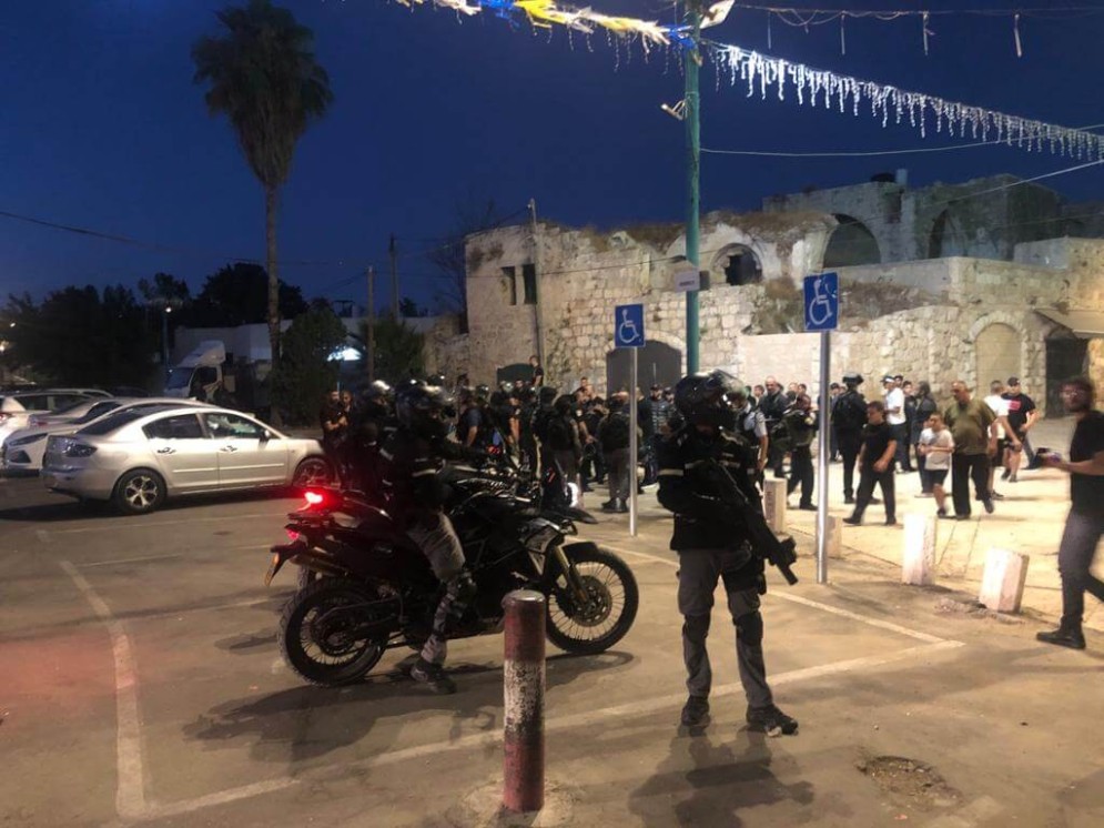 "قمعتهم بوحشية".. سلطات "إسرائيل" تمنع مسيرةً لنصرة القدس باللد