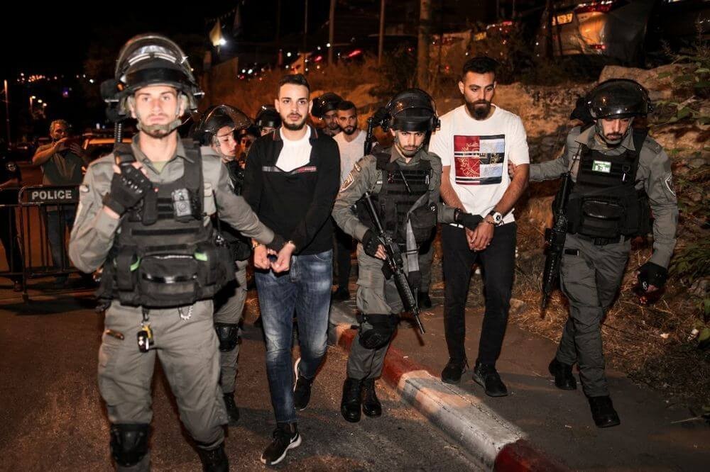 ماذا يسأل المحقق "الإسرائيلي" النشطاء خلال اعتقالهم؟