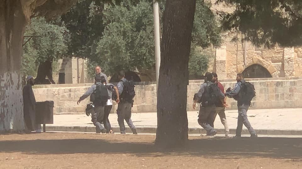 قيادات وأحزاب ونواب يحذرون من تبعات اقتحام الأقصى