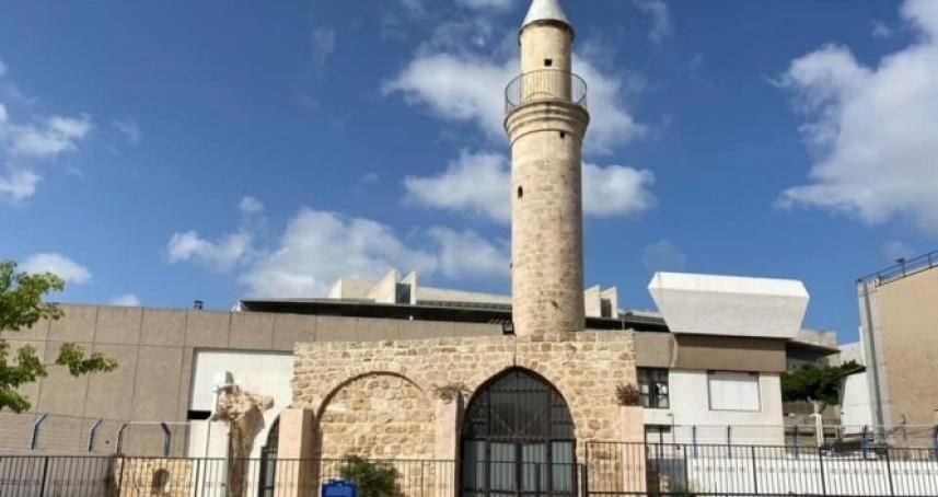 عقب الاحتجاجات.. وقف العمل مؤقتًا بمخطط تهويدي يهدد المسجد الأبيض بحيفا