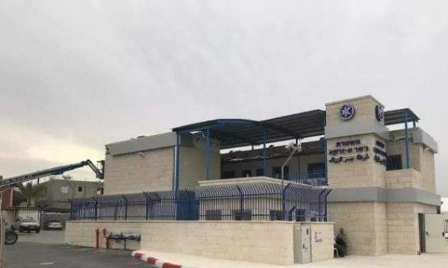 الشرطة الإسرائيلية تضرب فلسطينية في كفركنا وتمزق ملابسها وتلاحق من حاول نجدتها