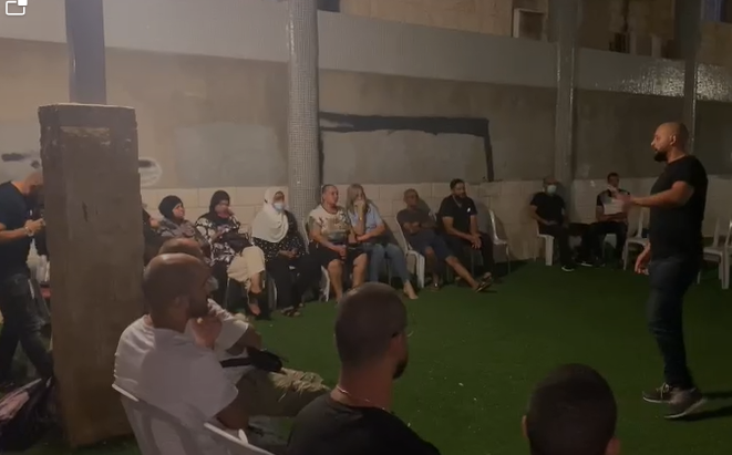 عكا تخرج لنصرة المعتقلين رغم التضييقات