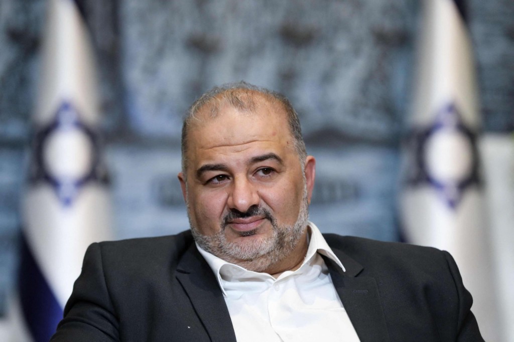 تصريحات غير مسبوقة لمنصور عباس عن التحالف بالحكومة الإسرائيلية