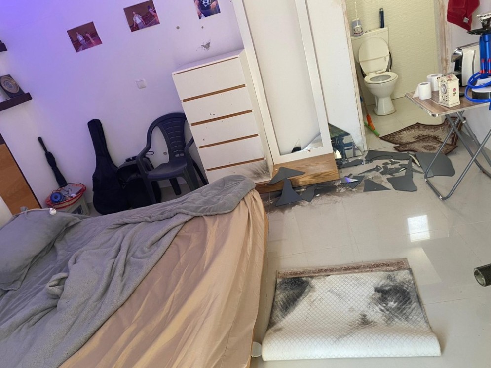 فلسطيني من عرعرة النقب للجرمق: الشرطة الإسرائيلية داهمت منزلي واعتدت على زوجتي وطفلي واعتقلت نجلي العشريني