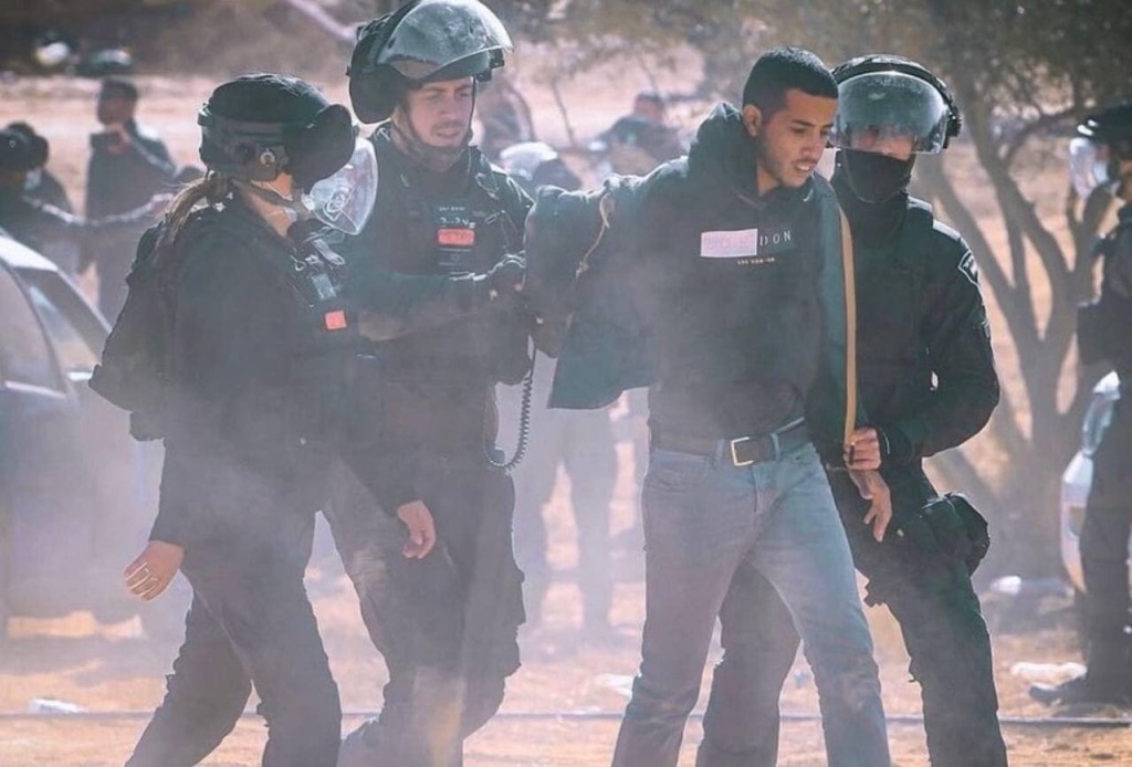 في ظروف صعبة.. ما هو مصير معتقلي النقب؟