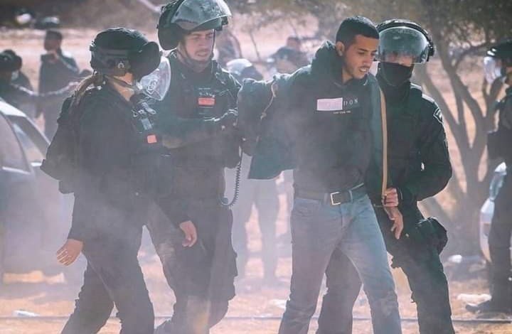 على خلفية هبة النقب.. النيابة الإسرائيلية تقدم لوائح اتهام ضد 16 معتقلًا بينهم قاصرين