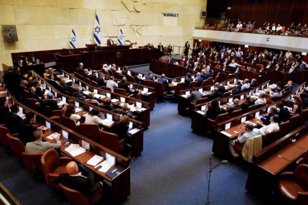 الكنيست يُصادق على قانون الكهرباء في القراءتين الثانية والثالثة