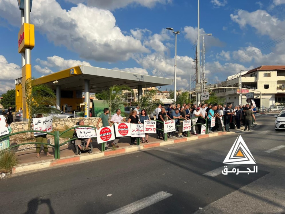 بالفيديو.. العشرات ينددون بمخطط شارع 6 في كفر ياسيف