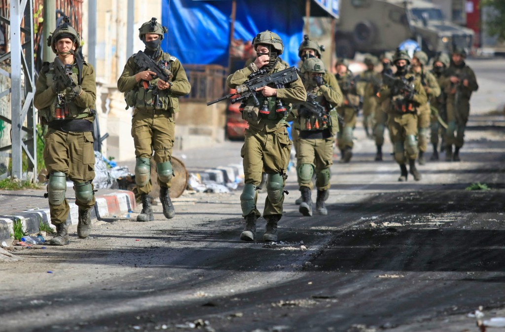 جيش الاحتلال يرفع حالة التأهب في الضفة خشية تنفيذ عمليات تحاكي عملية "أريئيل"
