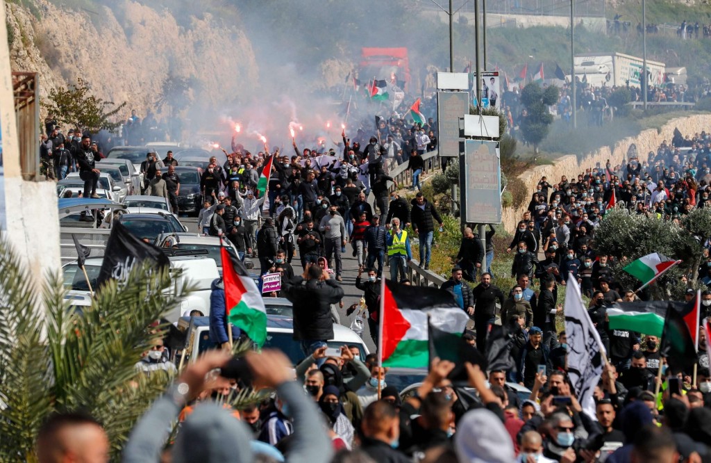 مركز فلسطيني يرصد 52 عملًا مقاومًا في أكتوبر بأراضي48