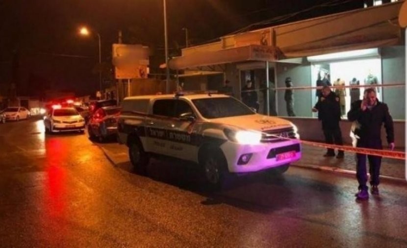 مصابان بحالة خطيرة في جريمة إطلاق نار بالطيرة