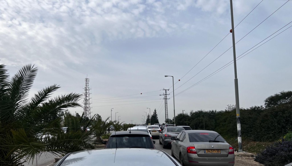 عقب إغلاقها حاجز الجلمة..سلطات الاحتلال تتسبب بأزمة خانقة بين الـ48 والضفة الغربية