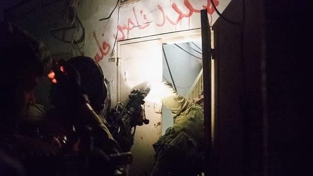 يُكشف لأول مرة.. 12 جنديًا إسرائيليًا أُصيبوا بأحد اقتحامات الضفة