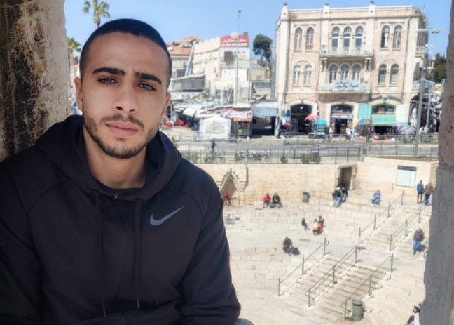 القوات الإسرائيلية تُهدد ناشط من عكا بالقتل إن استمر بنشاطه الوطني