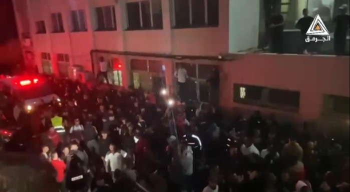 بالفيديو.. 71 إصابة في مواجهات بالقدس وإصابة اثنين من عناصر الشرطة الإسرائيلية