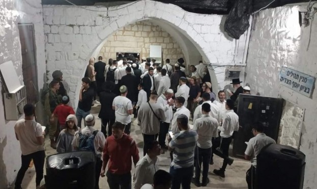 إصابة قائد "لواء السامرة" بجيش الاحتلال ومستوطنيَن خلال اقتحامهم لنابلس