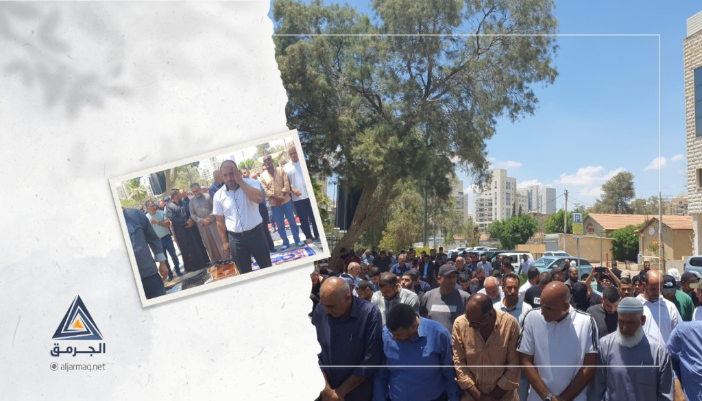 بالفيديو| أداء صلاة الجمعة أمام مسجد بئر السبع ردًا على الانتهاكات الإسرائيلية بحقه