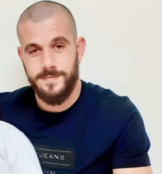 بالفيديو| قتل وهو يطعم ابنته.. مصرع فلسطيني في البعنة
