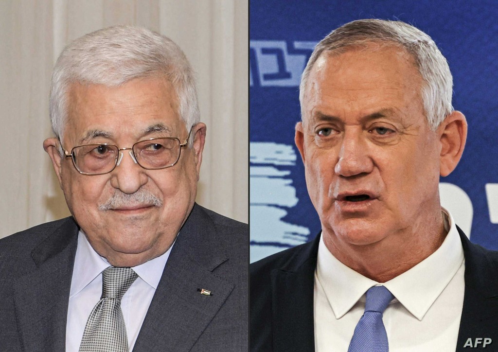 الرئيس الفلسطيني عباس يجتمع بـ "غانتس" في رام الله