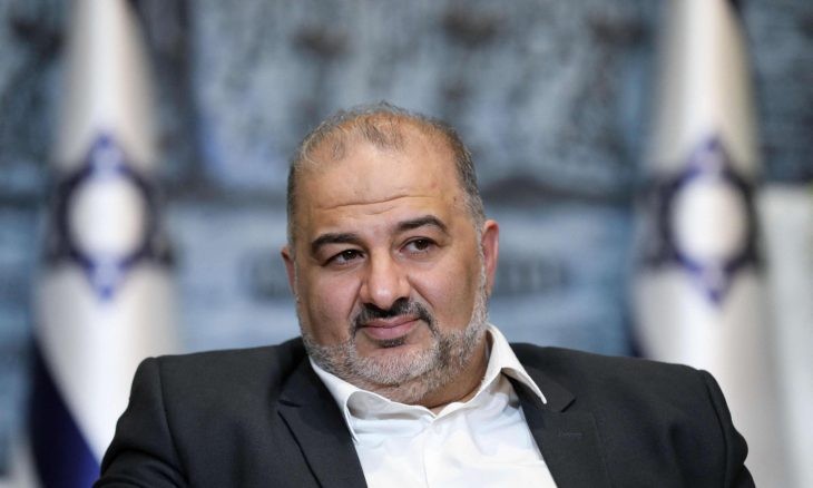 لماذا يعارض منصور عباس الطيران المباشر بين السعودية و"إسرائيل"؟