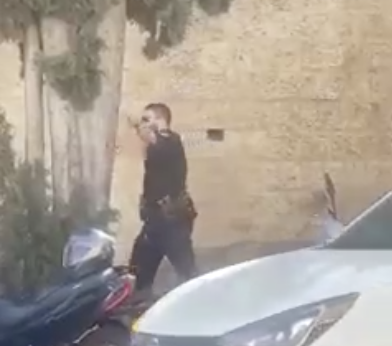 إصابة مستوطن بعملية طعن قرب مستوطنة "راموت" بالقدس