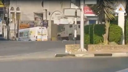 اشتباكات عنيفة في نابلس والاحتلال يحاصر منزلًا في البلدة القديمة
