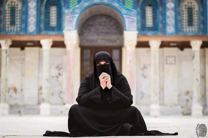 السلطات الإسرائيلية تسلم المرابطة منتهى أمارة قرارًا بالإبعاد عن المسجد الأقصى