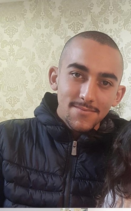 "كان لأبني أحلام واليوم وجد نفسه في سجن أمني".. والدة معتقل من حيفا تروي تفاصيل اعتقال نجلها