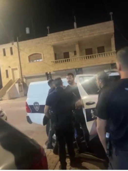 السلطات الإسرائيلية تعتقل قيادي في حركة أبناء البلد وتوجه له شبهات خطيرة