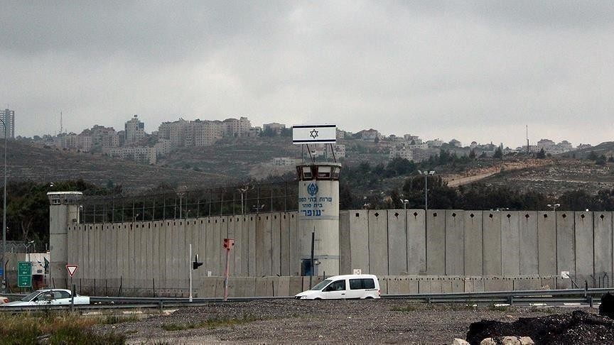 أسرى سجن "عوفر" يوقفون كافة إجراءات الحياة الاعتقالية يوم غدٍ ردًا على القمع الإسرائيلي