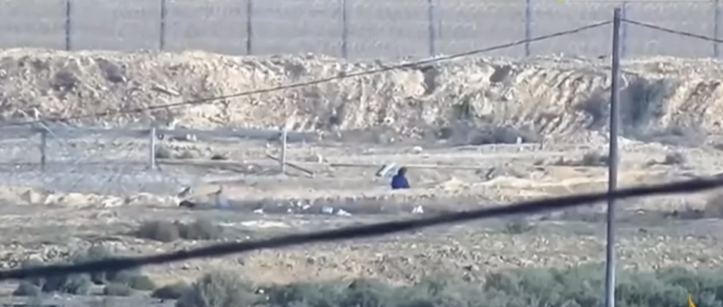 بالفيديو| فلسطينيون يطلقون سراح إسرائيلية وطفليها