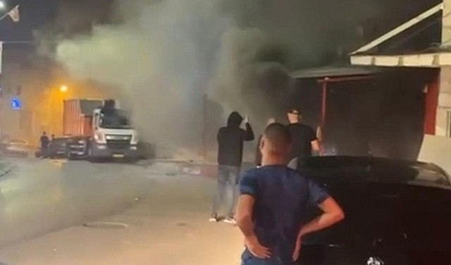 تمديد اعتقال شابين من الطيبة على خلفية "قومية"